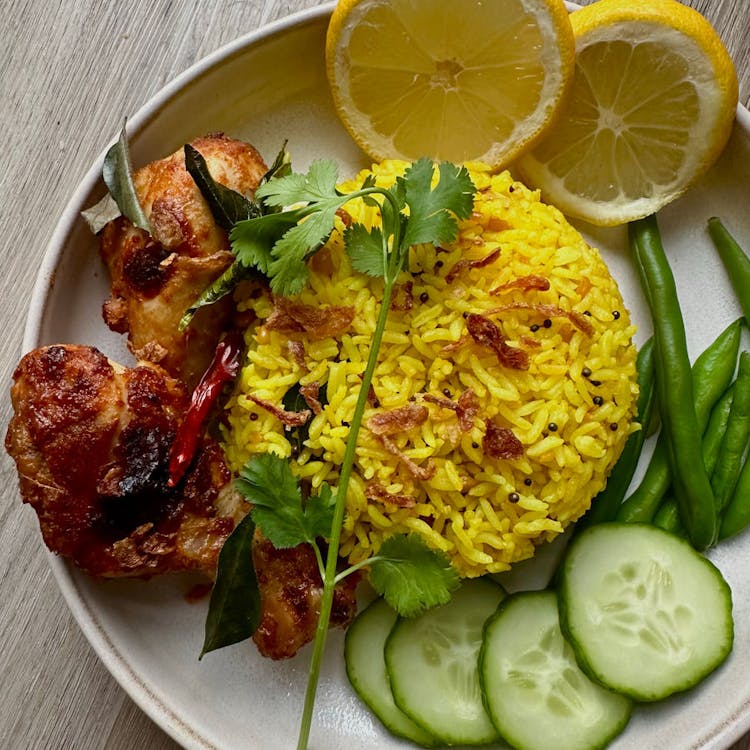 Garlic Chicken With Lemon Rice image