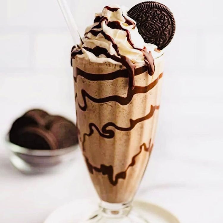 Creamy OREO Milkshake image