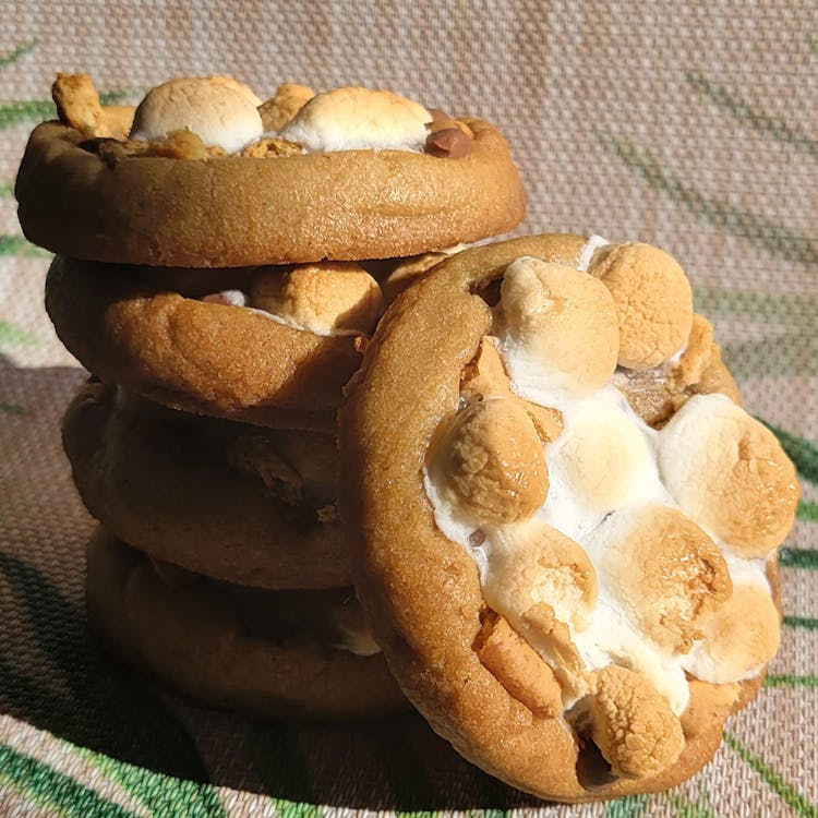 Vegan Stuffed S’mores Cookie (4) image