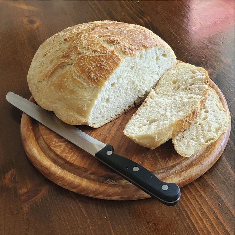 Dutch oven baked bread  image