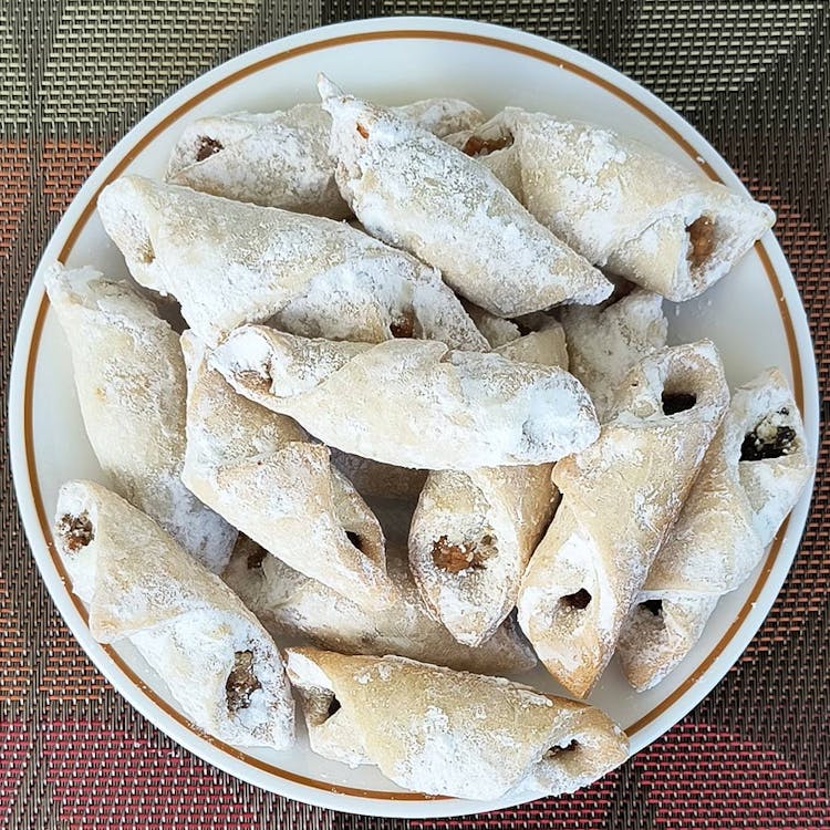 Cornulete (crescent pastries) Filled with Date Paste - 20 pcs image