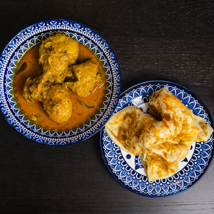 Roti Prata with Curry Chicken image