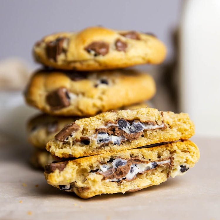 Cadbury’s Cookies and Cream Cookiz - 8pcs image