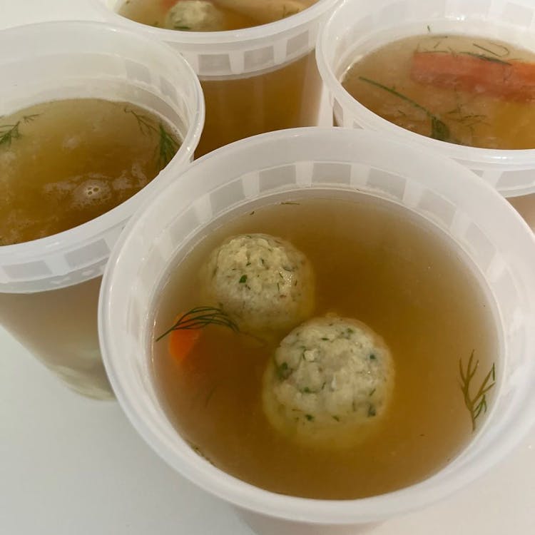 Matzah Ball Soup (1L) image