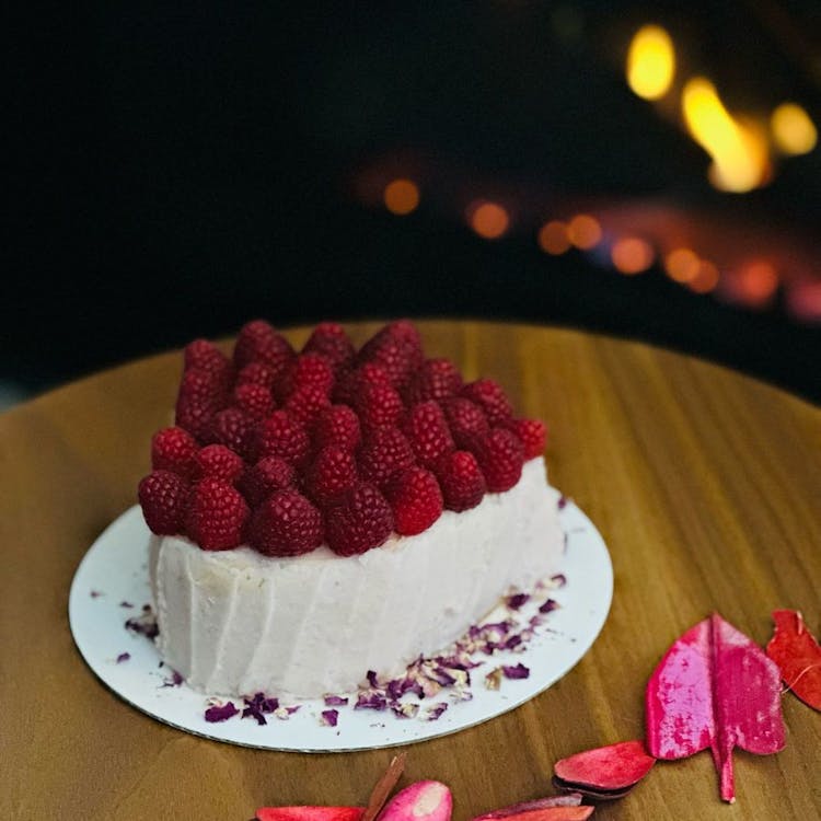 Lemon raspberry cake  image